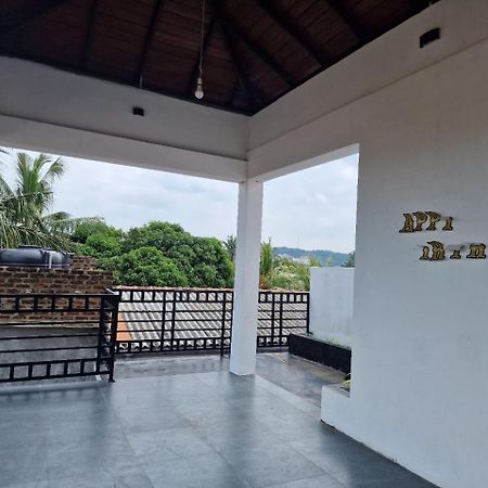 Javi Holiday Home Trincomalee Exterior photo