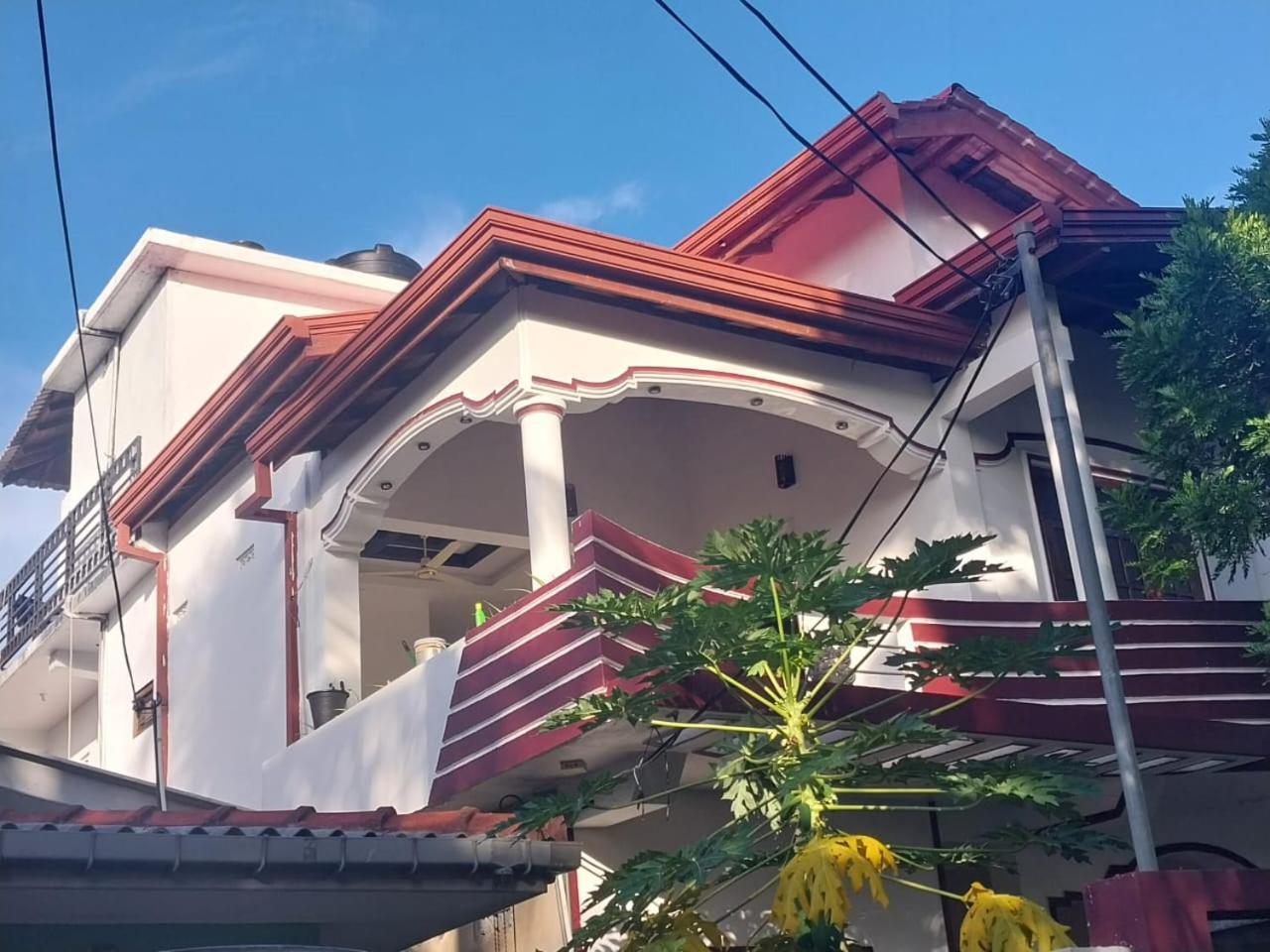 Javi Holiday Home Trincomalee Exterior photo