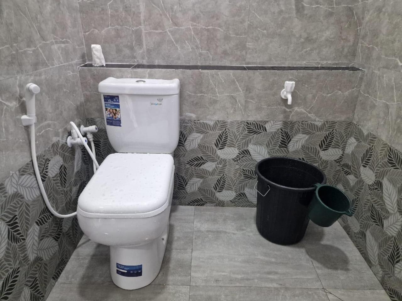 Javi Holiday Home Trincomalee Exterior photo