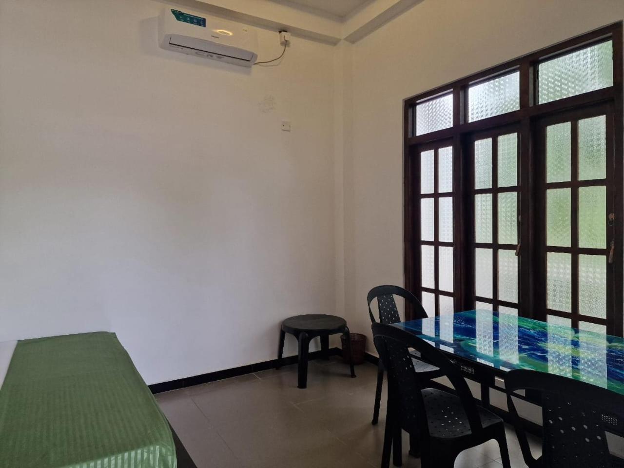Javi Holiday Home Trincomalee Exterior photo